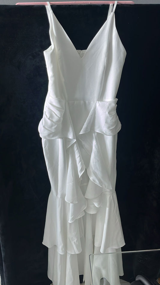 Patbo - White dress with ruffles